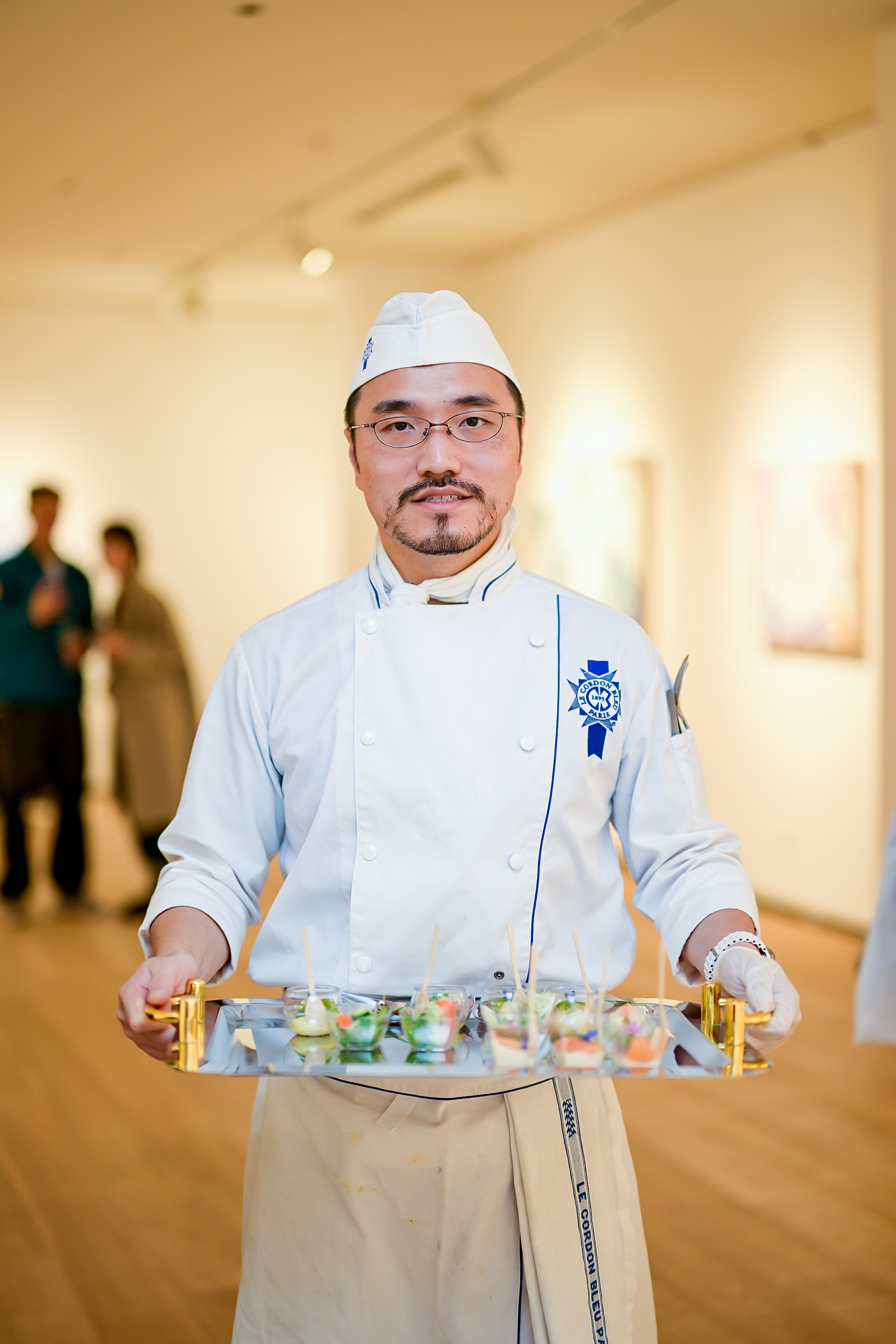 Culinary work: metallic pastry detail